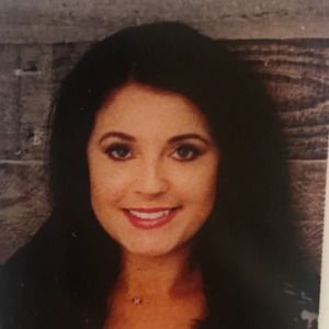 Meet your Posher, Whitney